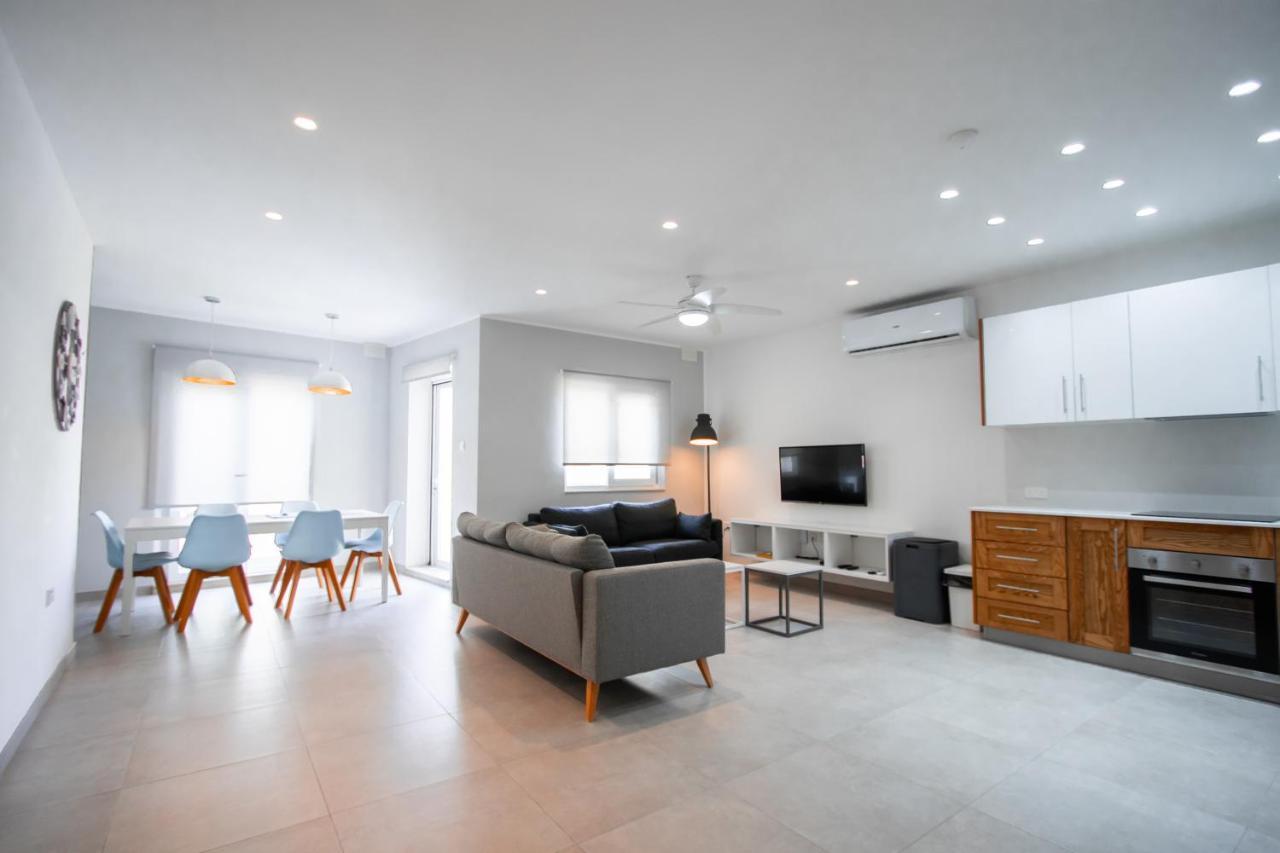 The Three Trees Apartments Sliema Esterno foto