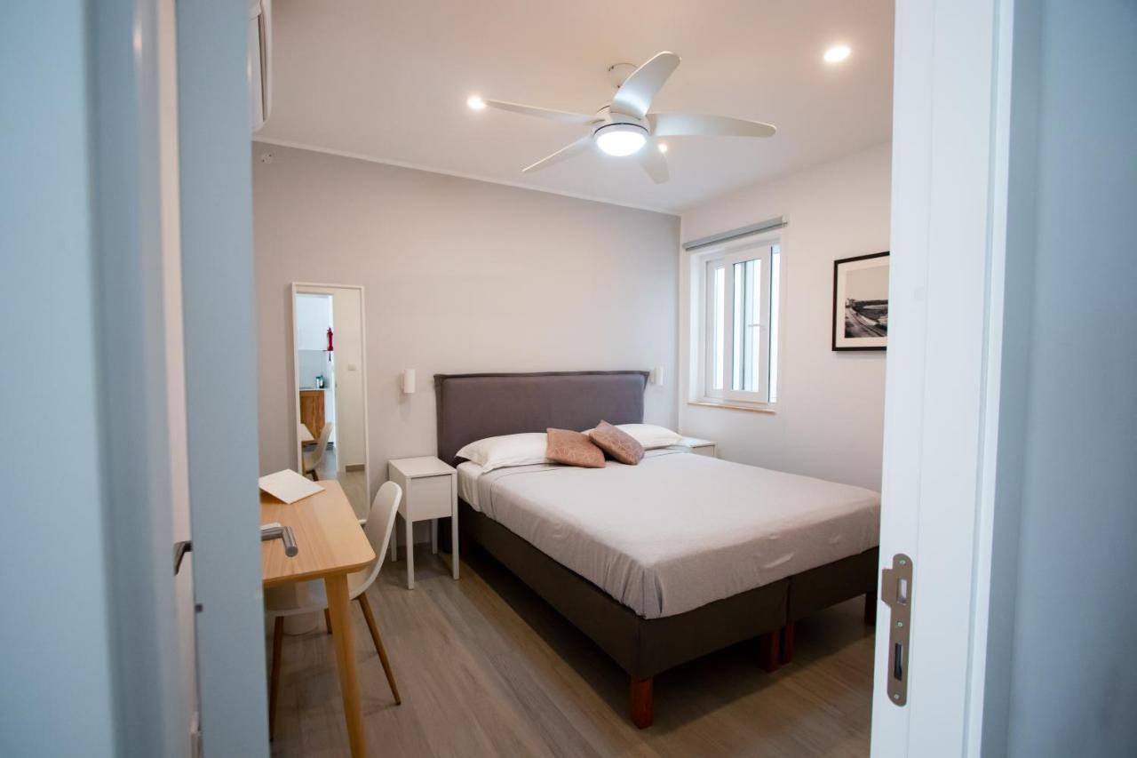 The Three Trees Apartments Sliema Esterno foto